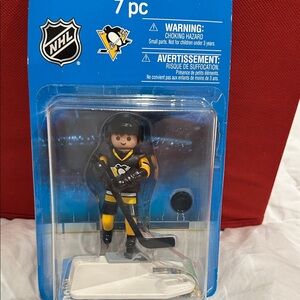 NHL playmobil Penguins Black and Yellow Hockey Figure